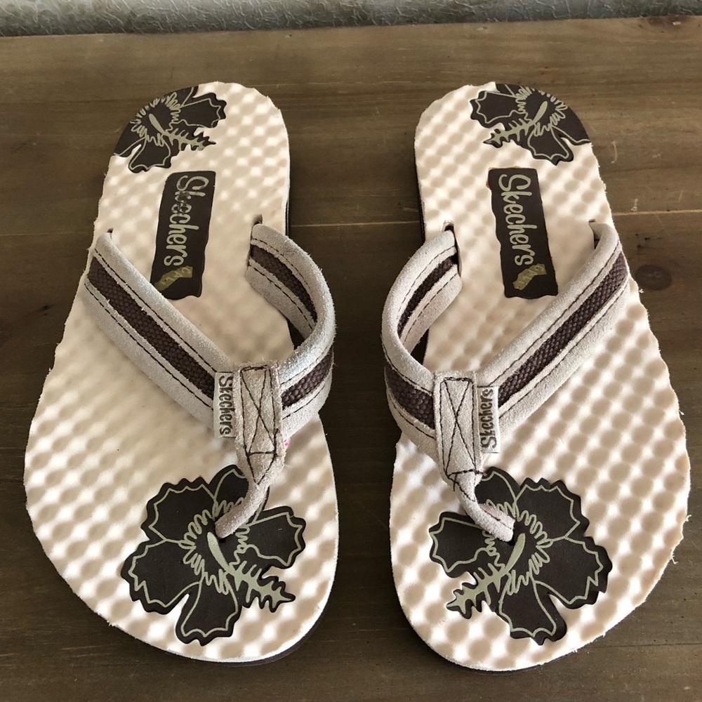 Skechers flip flops